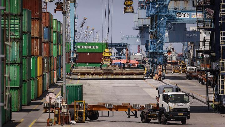 Kenaikan biaya logistik akibat perang Iran-Israel yang berdampak pada Indonesia